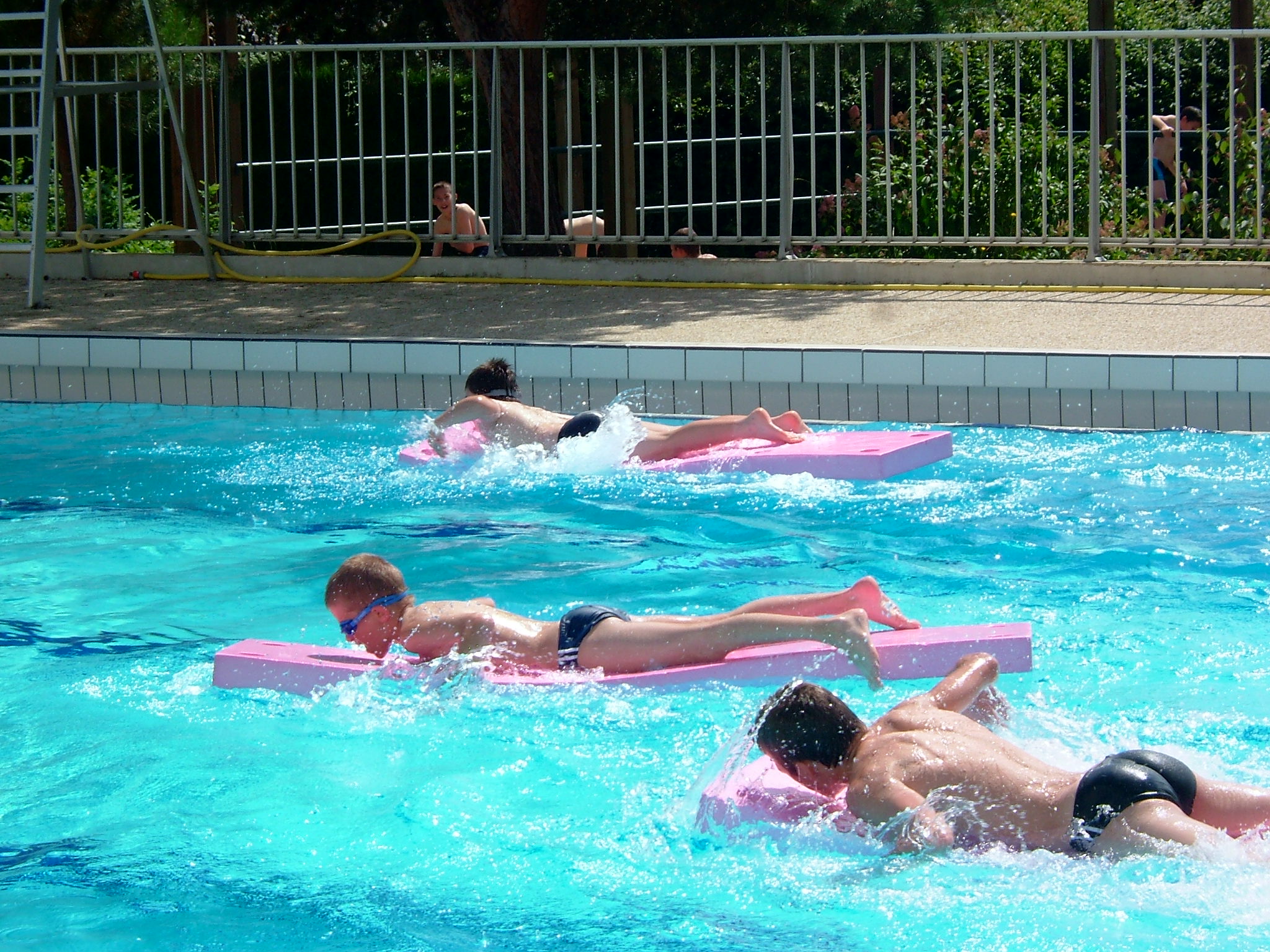 Jeux aquatiques à la piscine - La Suze sur Sarthe